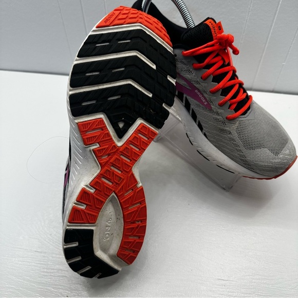 Brooks Launch Gray, purple, and Red Athletic Running Shoes women’s size 9.5 - Picture 6 of 10